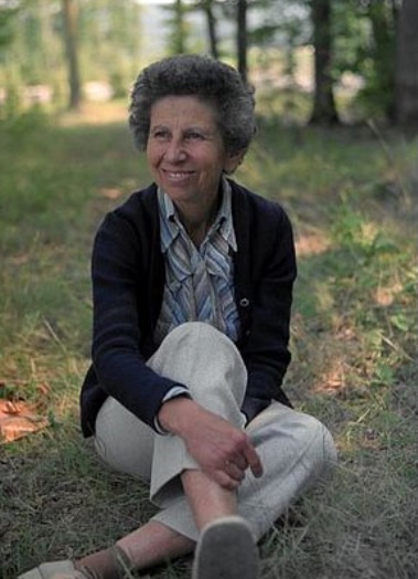 Emma Castelnuovo.jpg